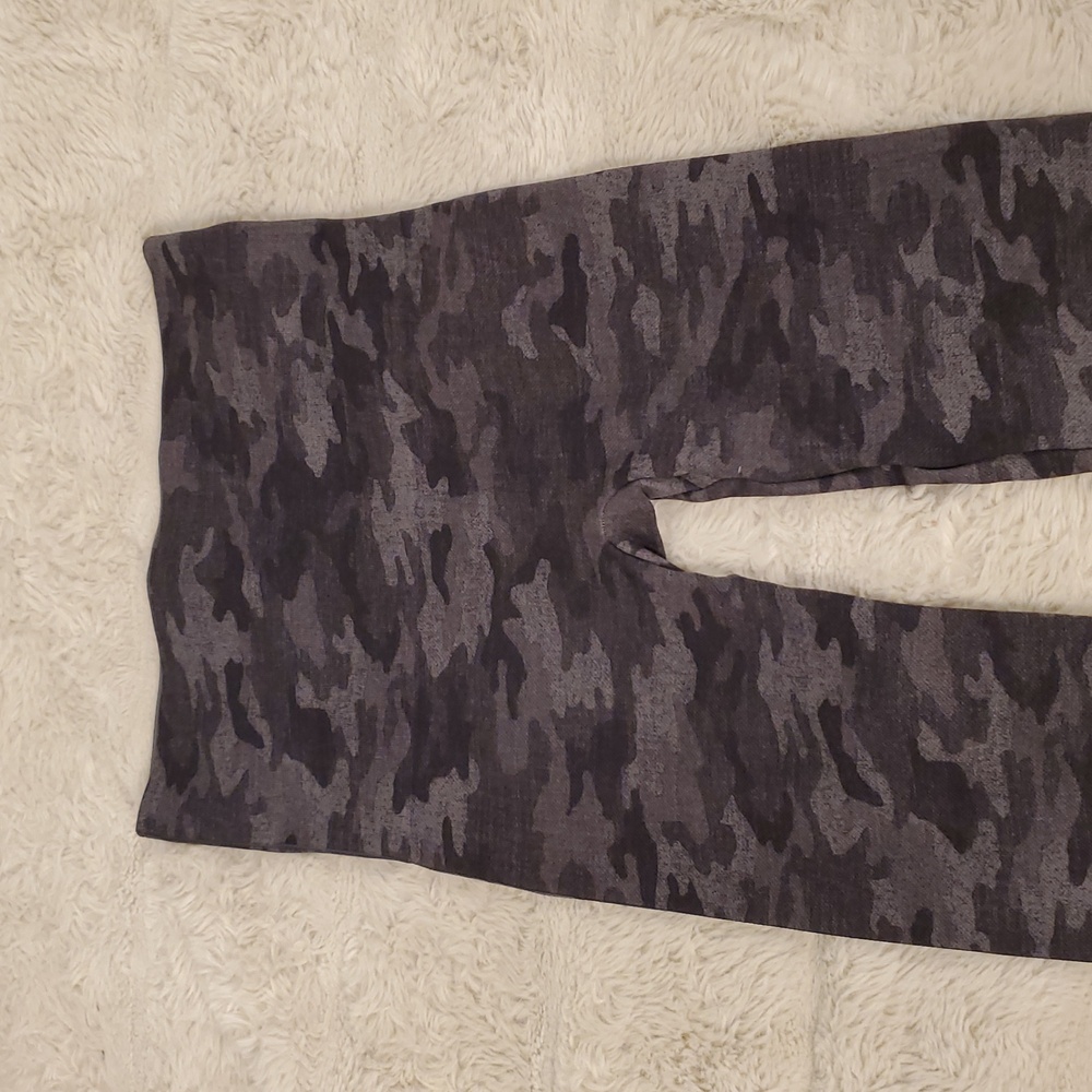 Spanx Camo Print Tights Leggings XS - Picture 5 of 11
